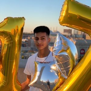 Meet your Posher, Max